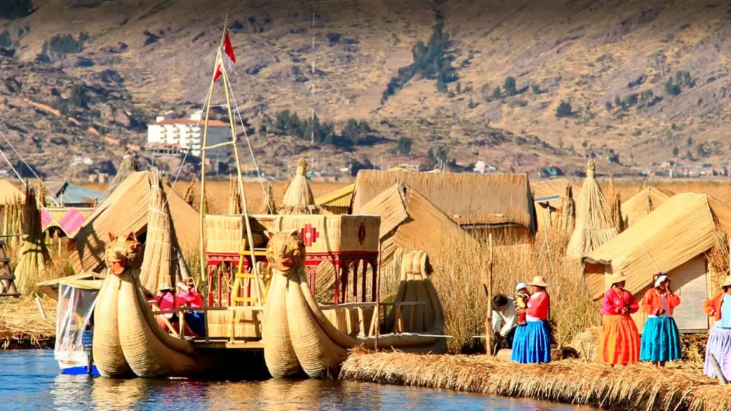 PUNO 01 DIA ISLA UROS/TAQUILE